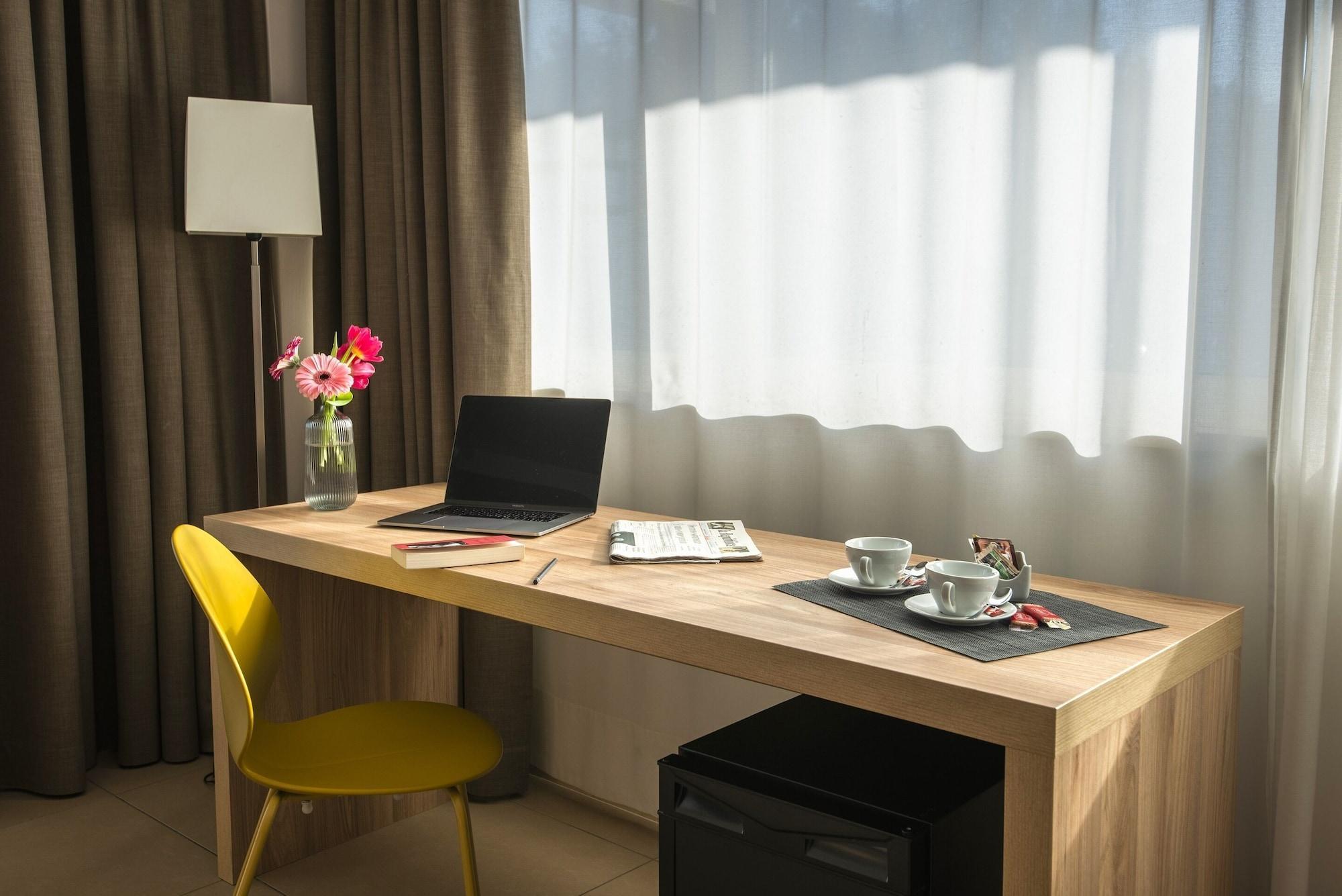 Hotel Dimorae Rooms And Suites - Apartments Civitanova Marche Kültér fotó