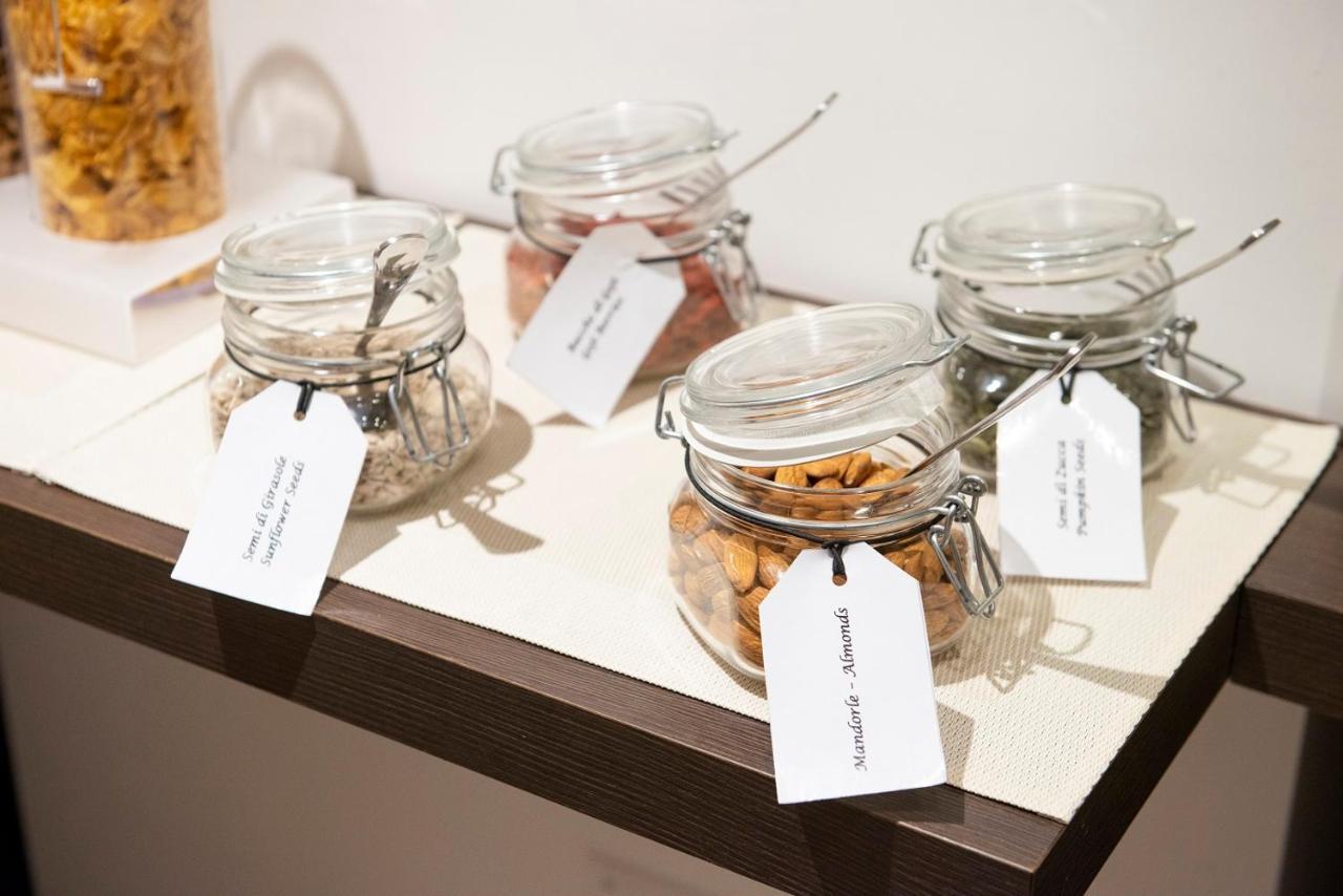 Hotel Dimorae Rooms And Suites - Apartments Civitanova Marche Kültér fotó
